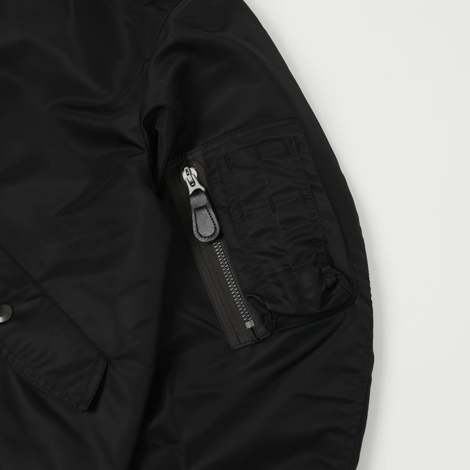 Buzz Rickson's x William Gibson L-2B Flight Jacket 'Regular' - Black - Image 3