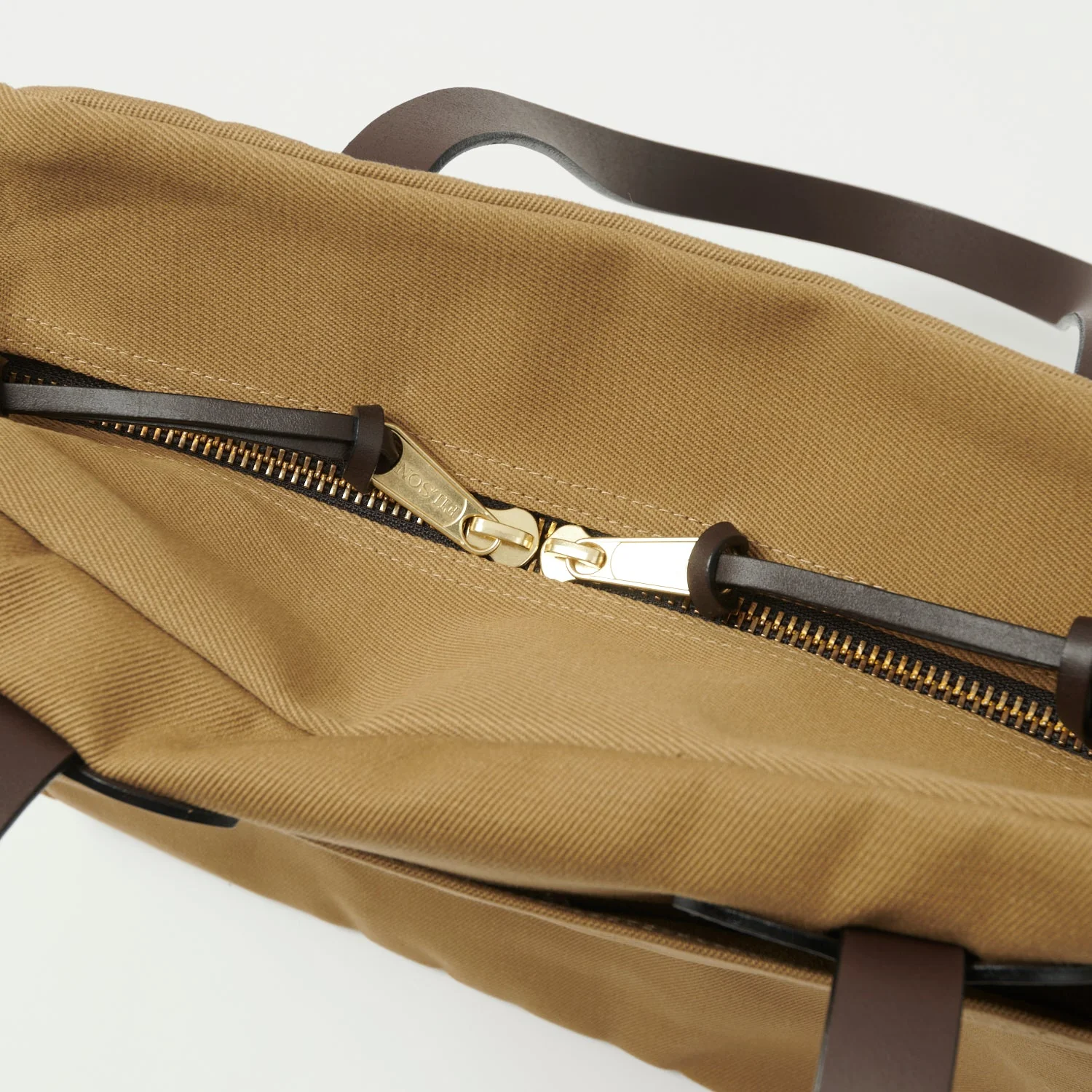 Filson Rugged Twill Tote Bag With Zipper - Tan - Image 4
