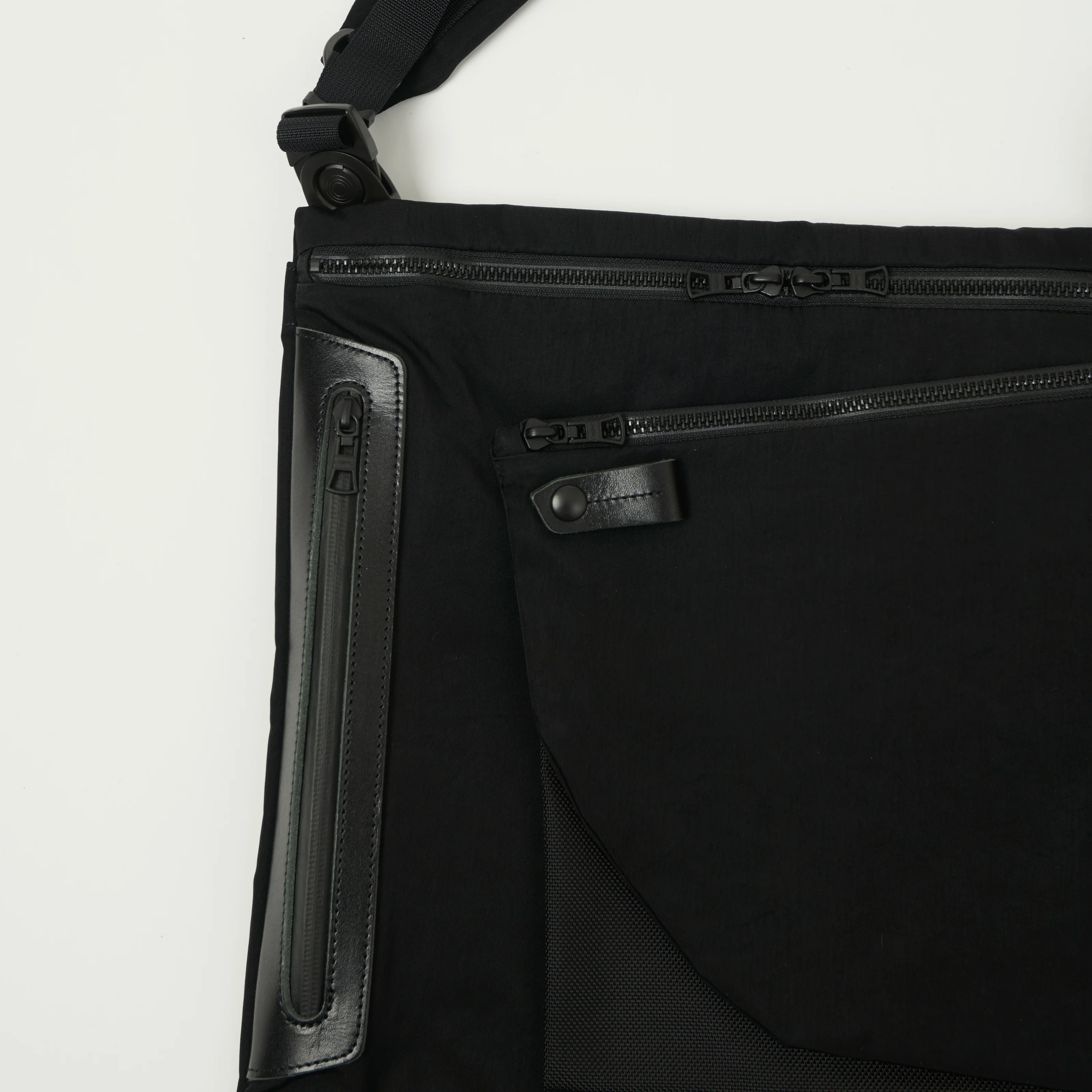 Master-Piece Circus Tote Bag - Black - Image 3