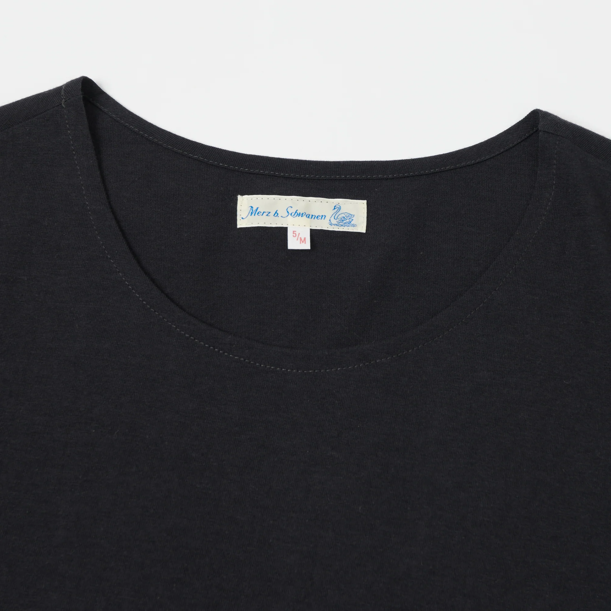 Merz b. Schwanen 114 Lightweight 1920s T-Shirt - Charcoal - Image 2