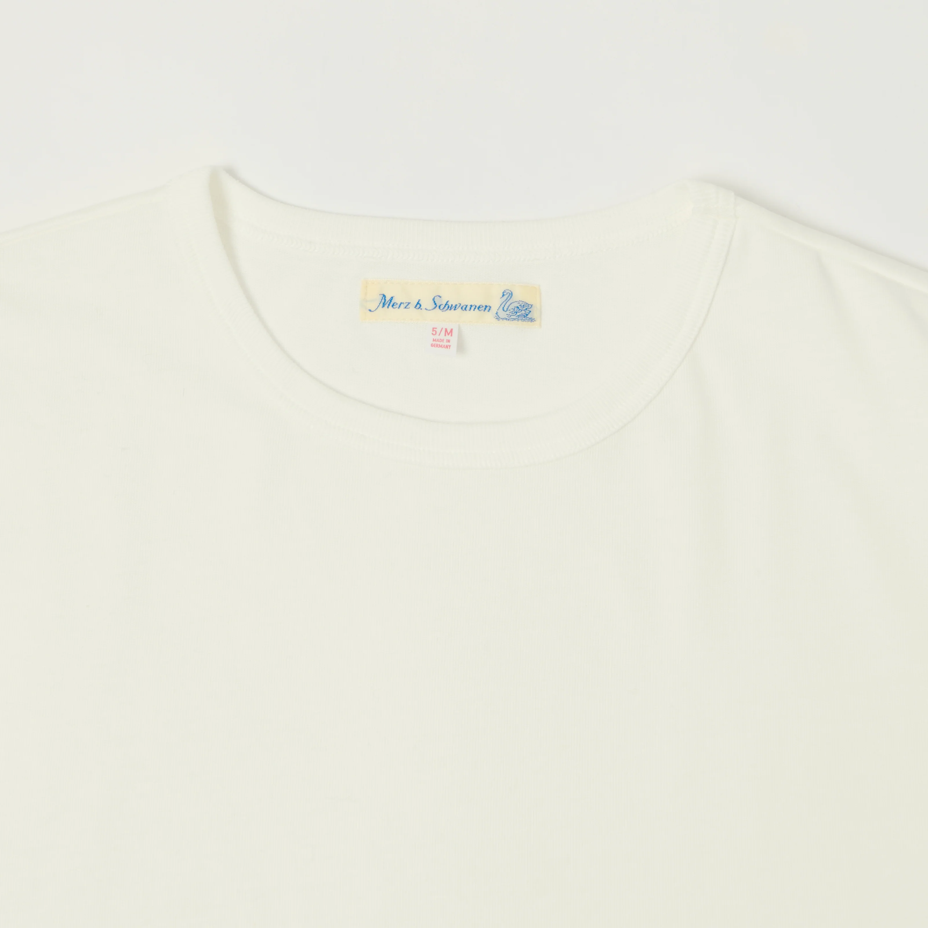 Merz b. Schwanen 2M15LS Classic Jersey Long Sleeve T-Shirt - White - Image 2