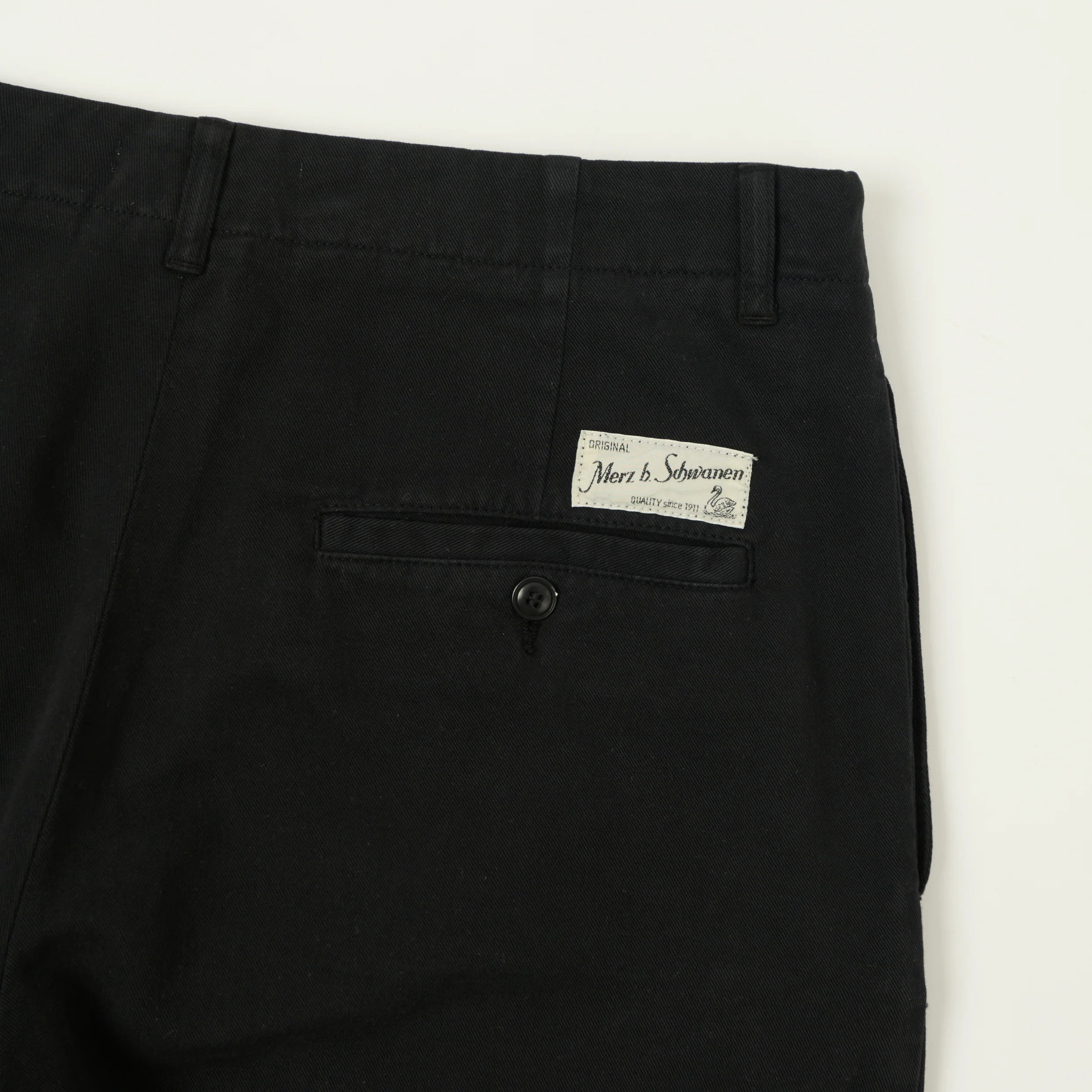 Merz b. Schwanen 'Good Basics' Pleated Twill Pants - Deep Black - Image 2