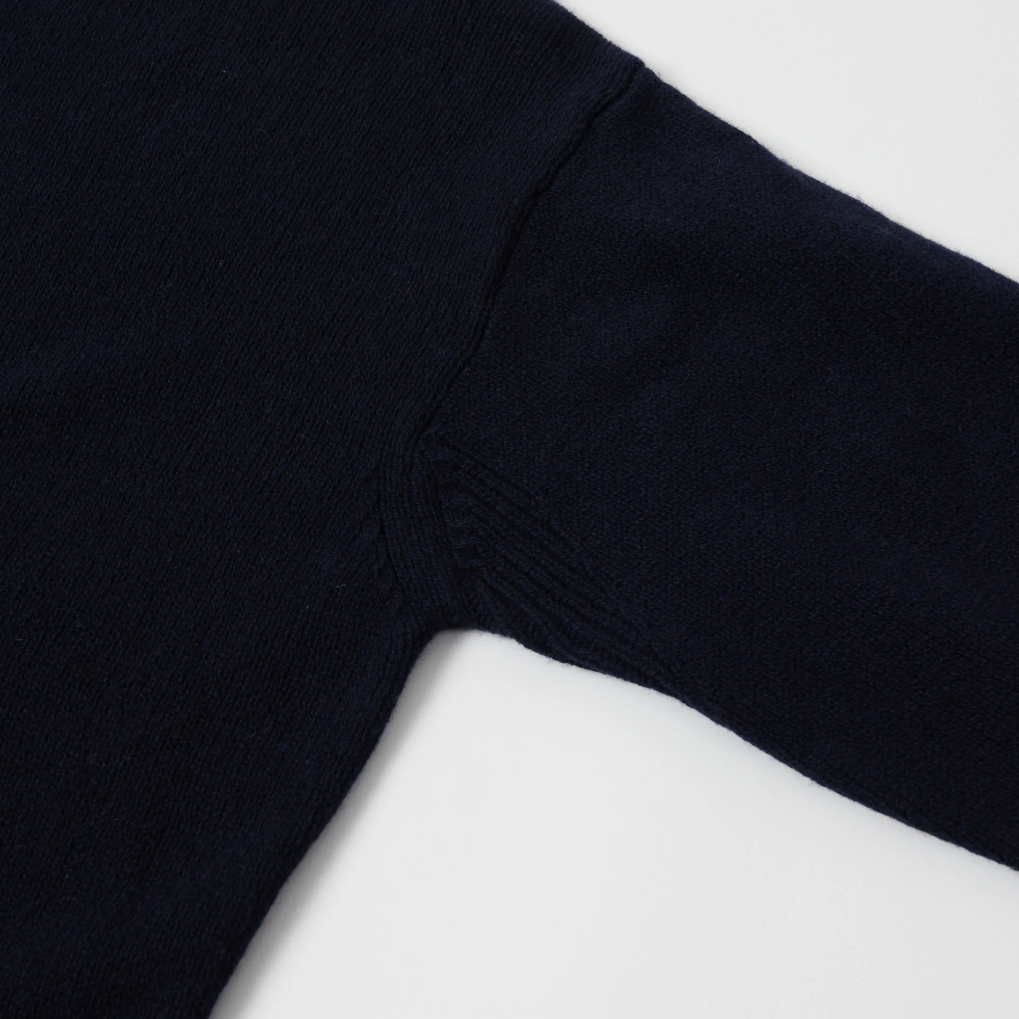 Merz b. Schwanen 'Good Basics' Recycled Cashmere Pullover - Dark Navy - Image 4