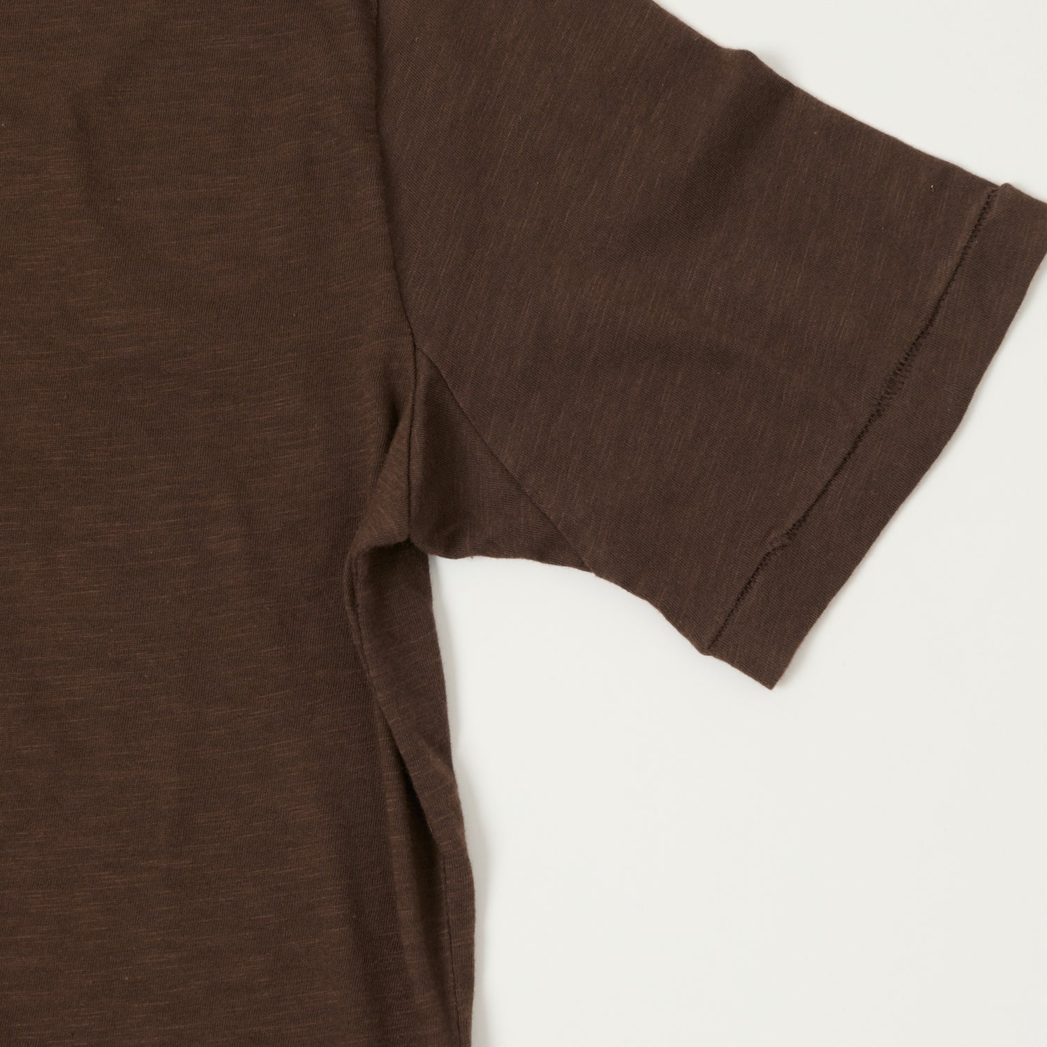Merz b. Schwanen 'Good Basics' SCT04 Pima Slub Cotton Tee - Chocolate - Image 4
