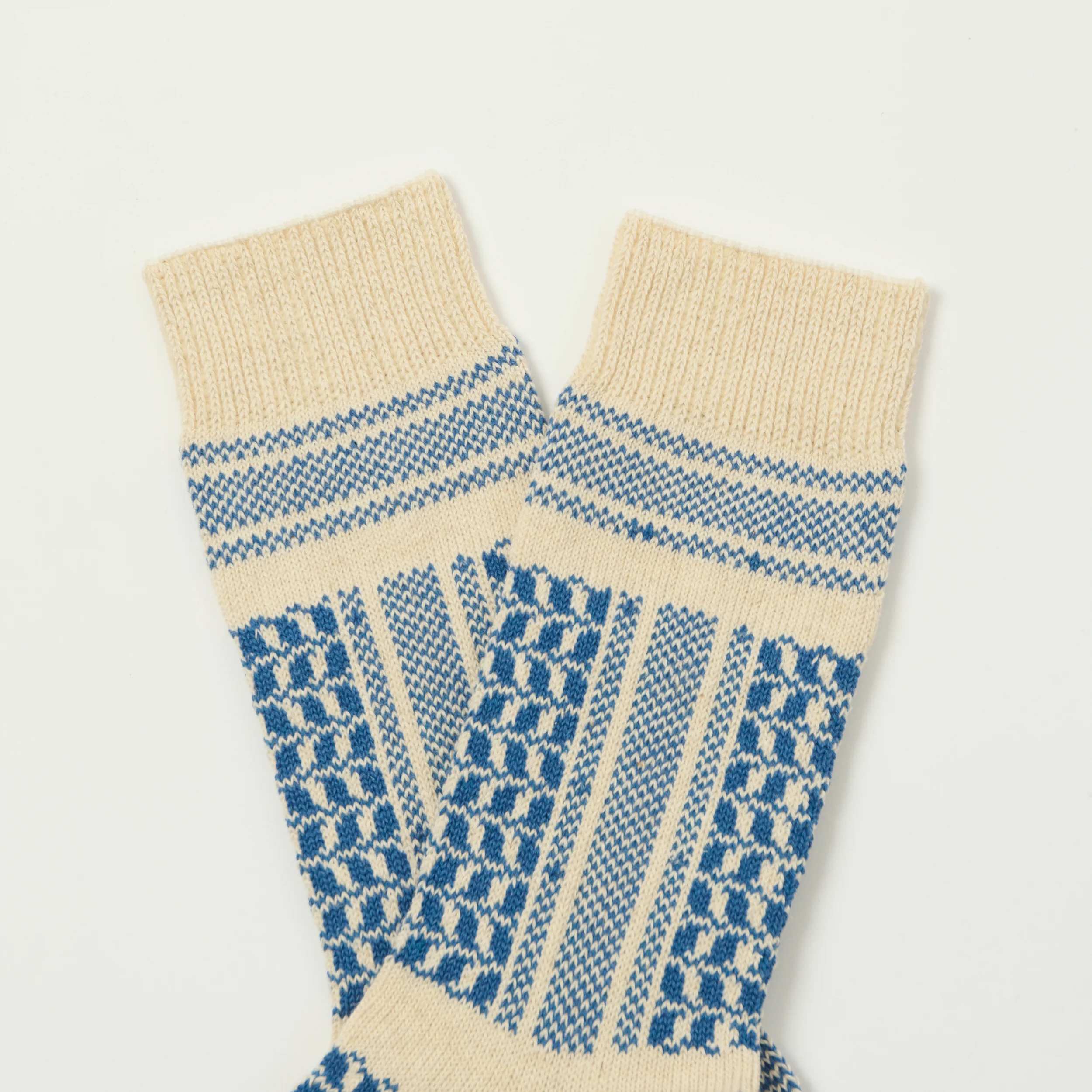 RoToTo Desert Scarf Pattern Socks - Ecru/Blue - Image 2