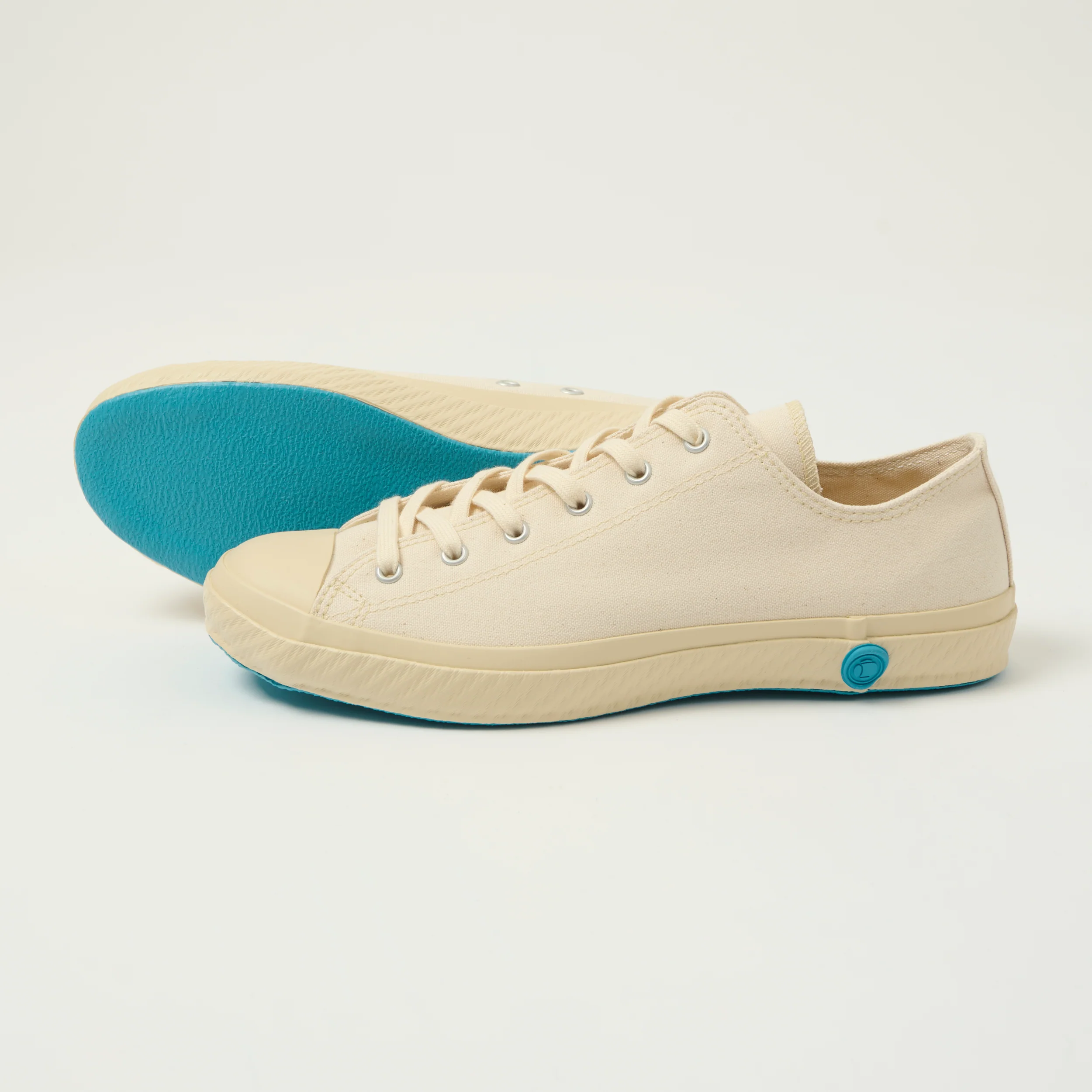 Shoes Like Pottery Low Canvas Trainer - White - Image 2